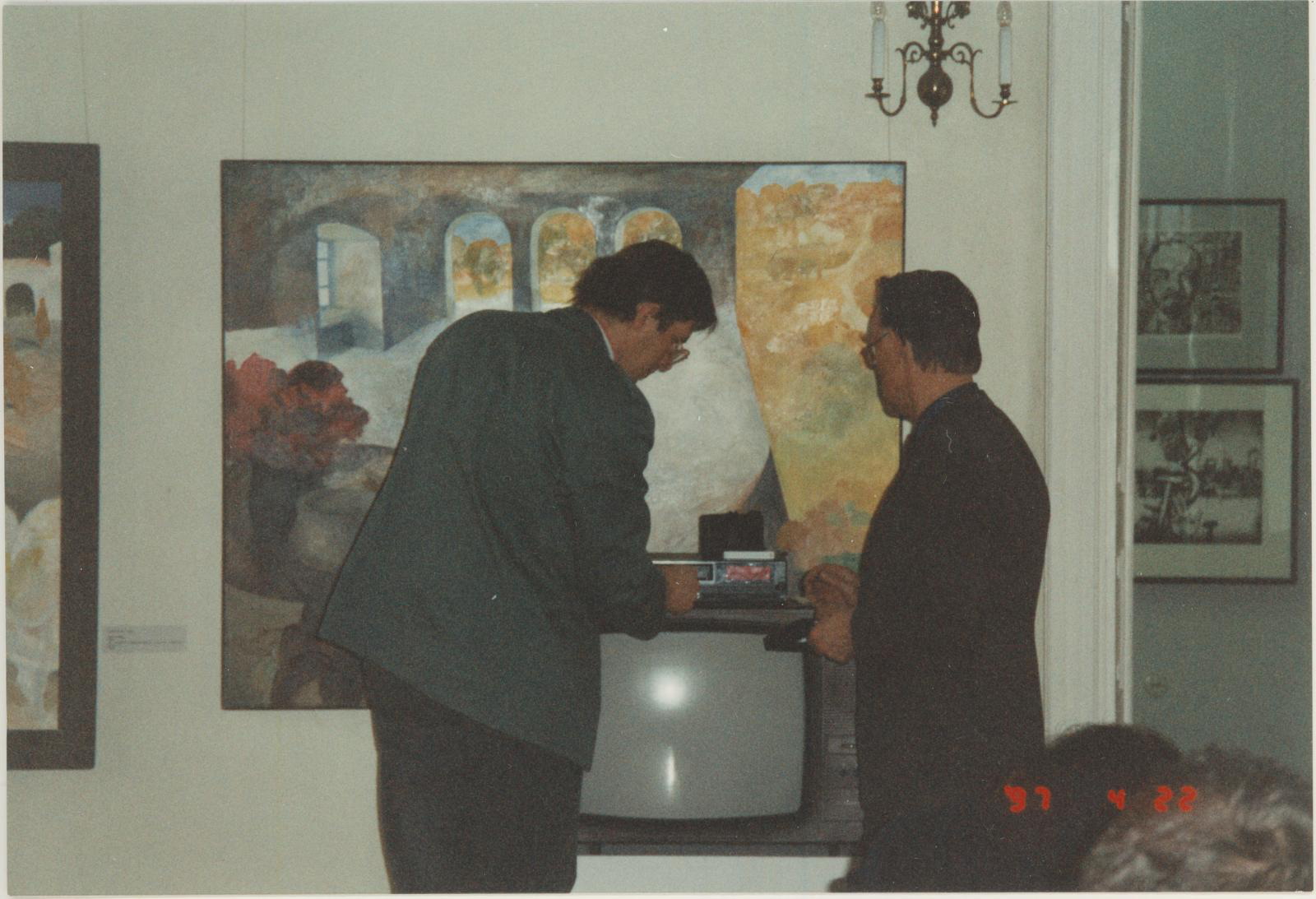 Konverents "70-ndate aastate kunst. Rujaline roostevaba maailm" Kivisilla Pildigaleriis 22.04.1997. E. Talvistu ja R. Laanmaa