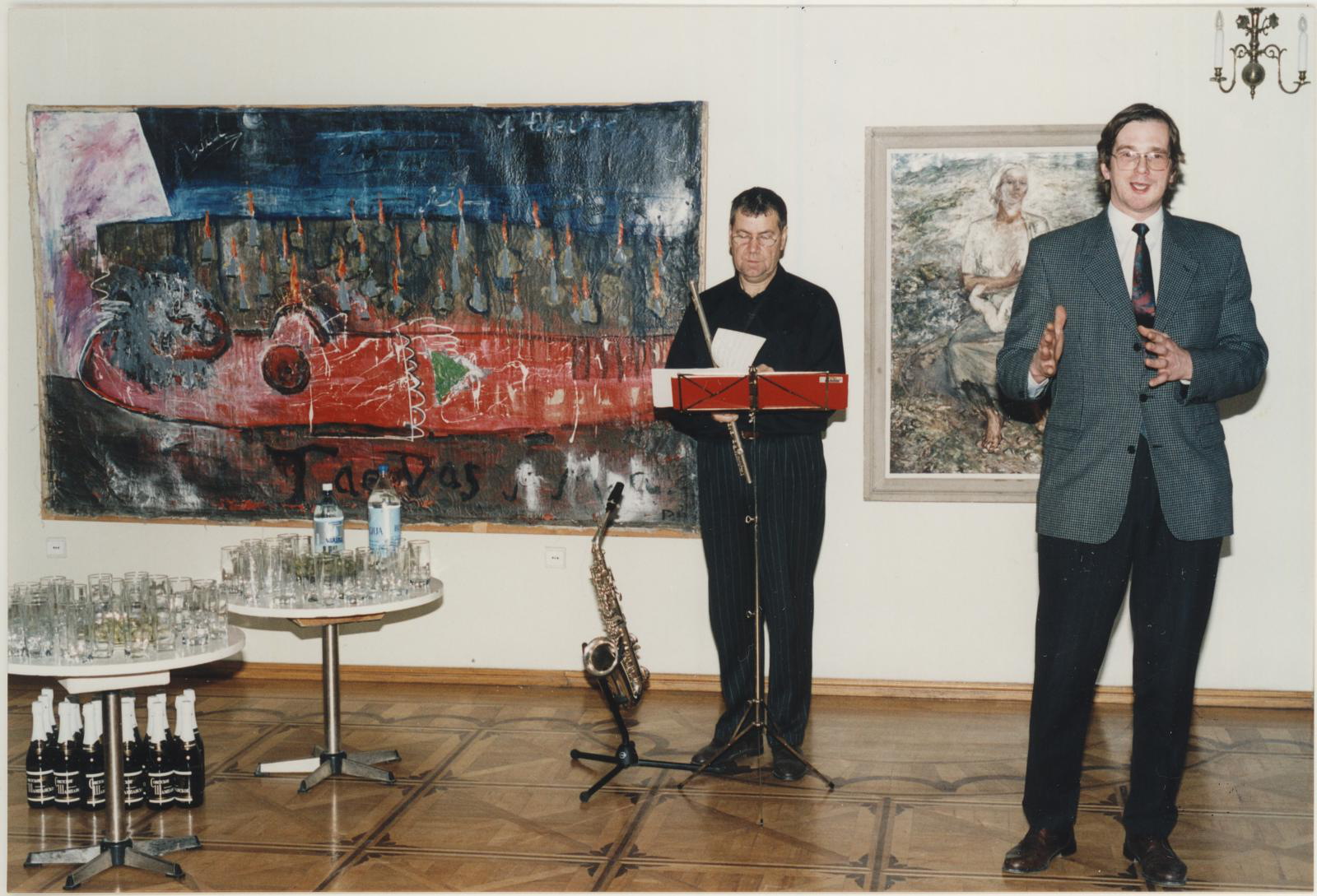 Näituse "Hingeaeg. Eesti kunst 1900-2000" avamine 12.11.1999. Näituse avab TKM-i direktor Enriko Talvistu.