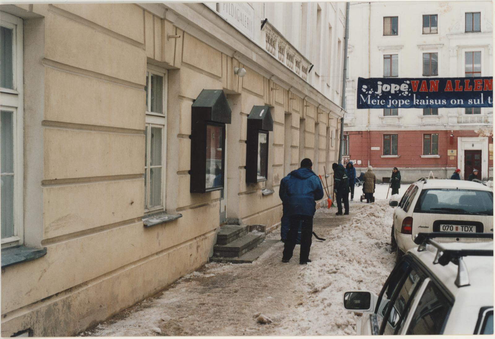 Firma "Majatek" 2003.a.veebruaris jääd lihvimas.