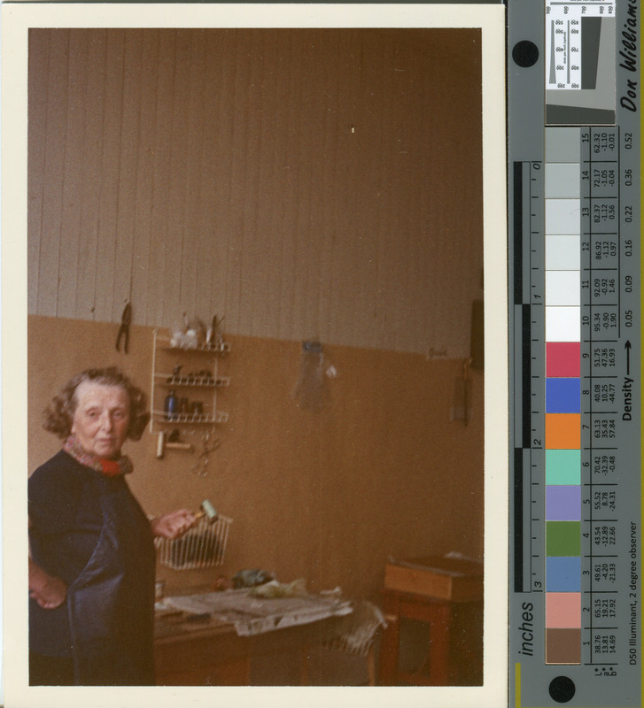 K. Luts oma ateljees 1969