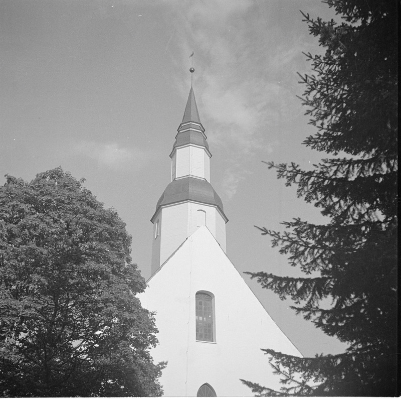 Helme Püha Neitai Maarja kiriku torm  (1930 - 1940)

Tallinna Linnamuuseum TLM Fn 9799:4/20

https://www.muis.ee/museaalview/4165809