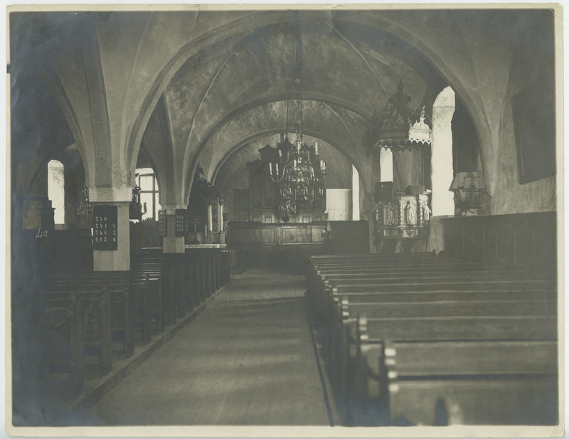 Tallinn, Rootsi Mihkli kirik, sisevaade altari suunas.