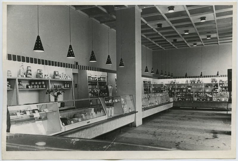 Kauplus Lenini puiesteel, ruumi üldvaade.