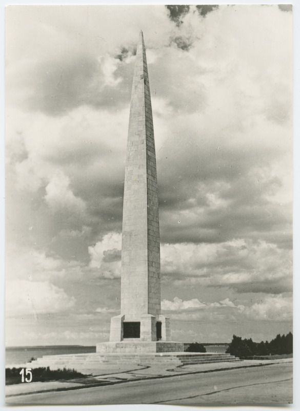 Jääretke obelisk Maarjamäel.