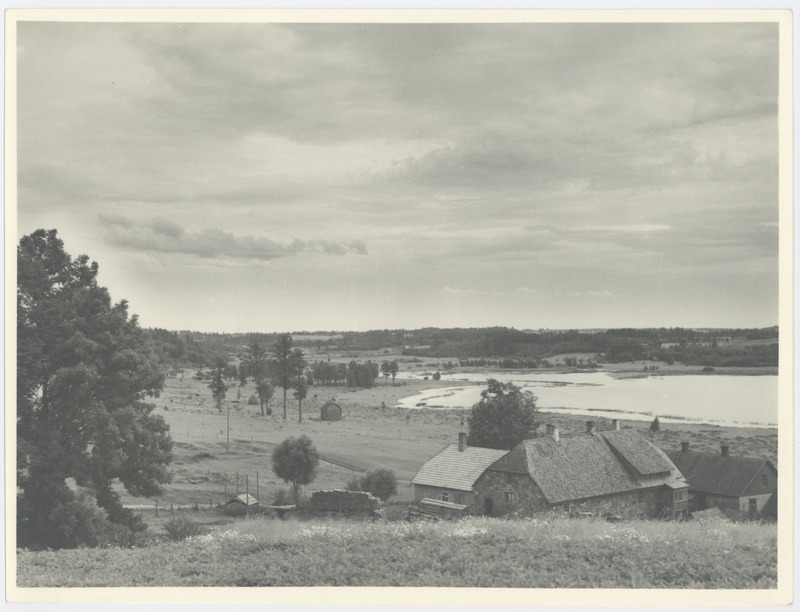 Vana-Kariste, Kariste järv Halliste ürgorus.