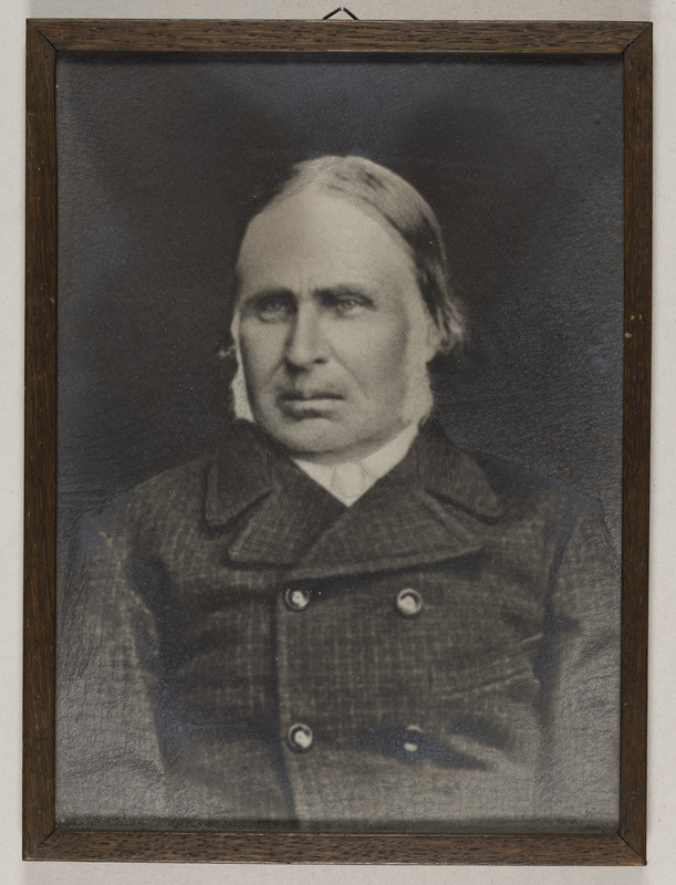 Jaan Parikas (1817 - 1897) portreefoto 1880-ndatest aastatest.