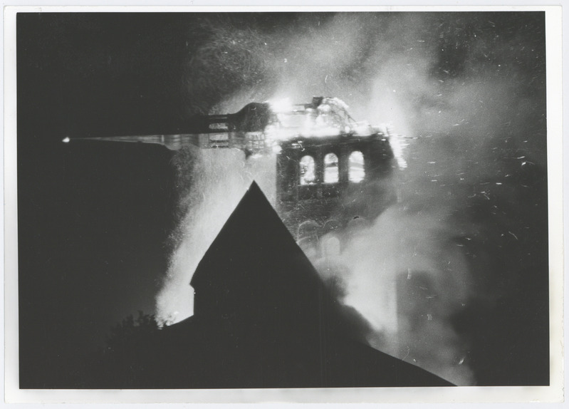 Niguliste kiriku torni põleng