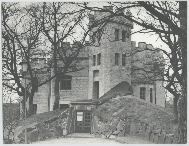 Glehni loss, TPI klubi Mustamäel.