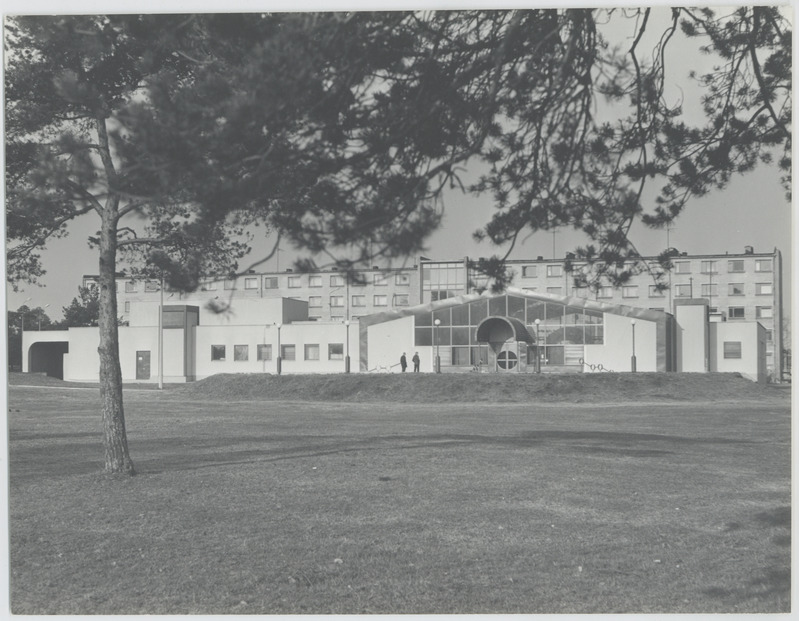 TPI kohvik-klubi välisvaade Ehitajate teel.