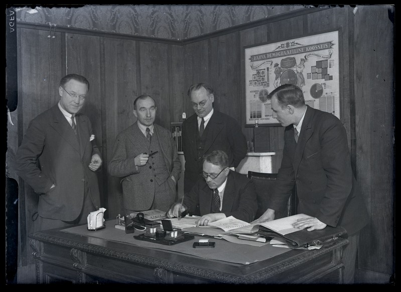 Grupipilt: Riigi Statistika Keskbüroo töötajad