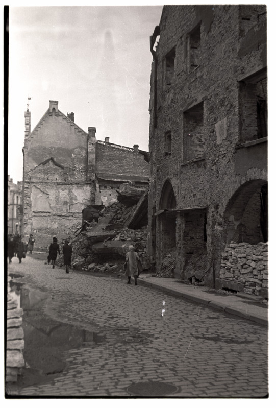 Tallinn, sõjapurustusi Harju tänaval.