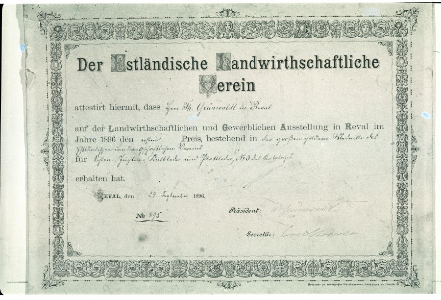 Diplom antud Th. Grünwaldtile