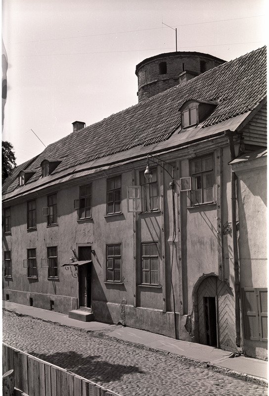 Uus t. 9 hoone välisvaade