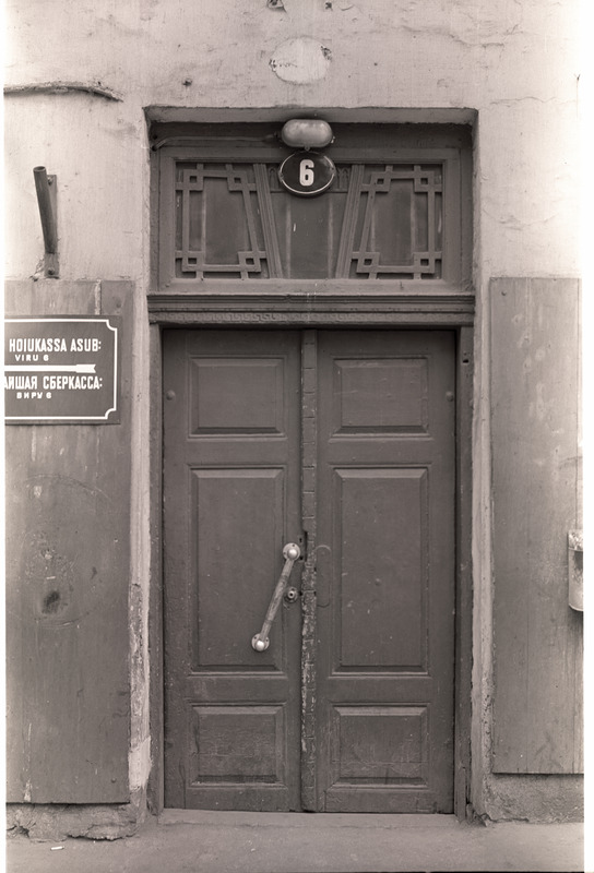 Vanaturg nr. 6, välisuks