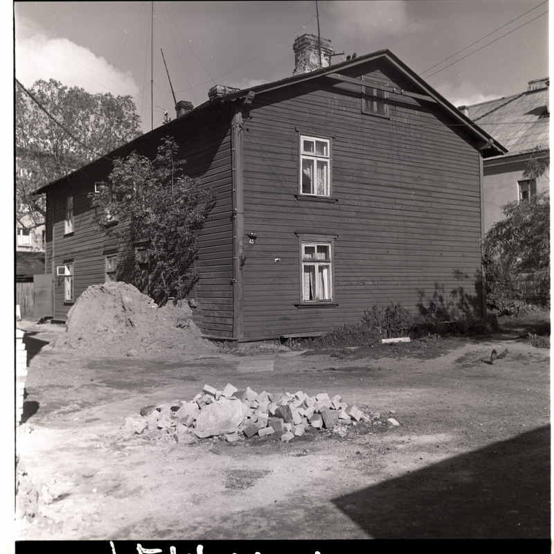 Puuelamu Lennuki t. 43 hoovis