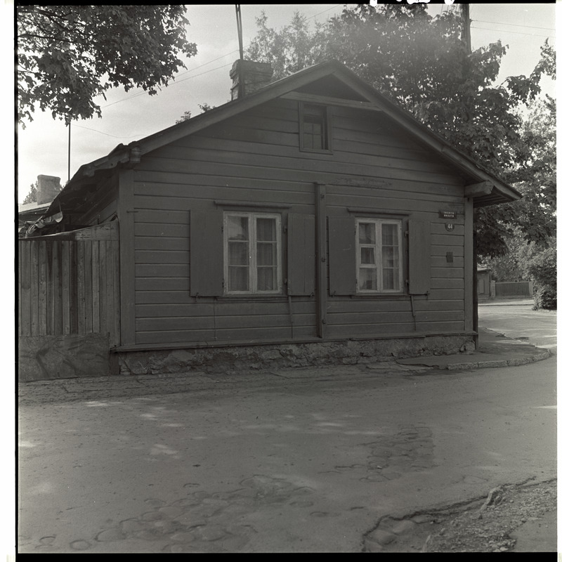 Ühekordne puuelamu Imanta t. 44