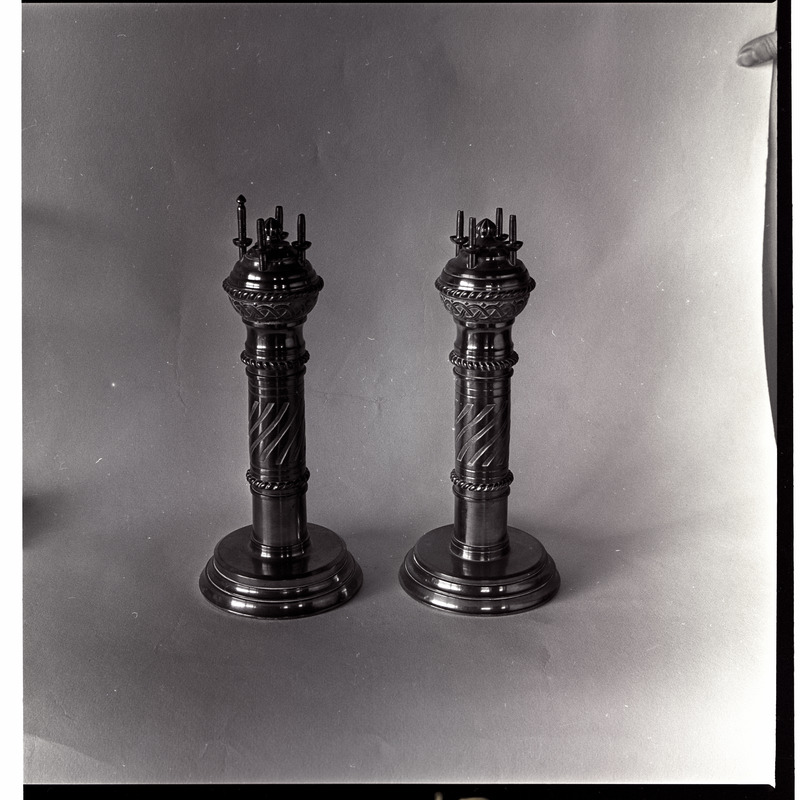 Kaks messingist bensiinilampi Tallinna Linnamuuseumis, 1914-1918 a.