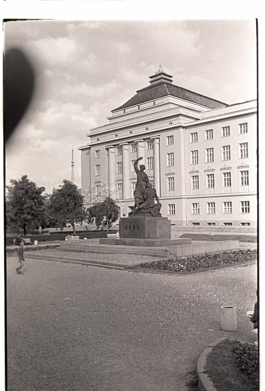 1905. a. mälestusmärk "Estonia juures"