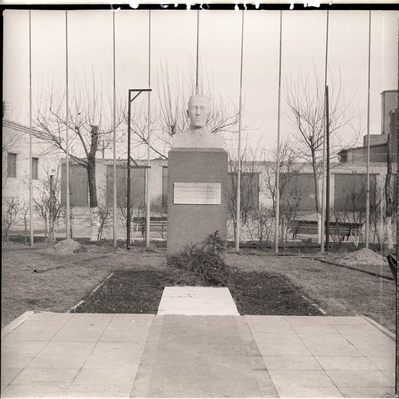 Tallinn. Nõukogude Liidu kangelase D. Karbõševi monument