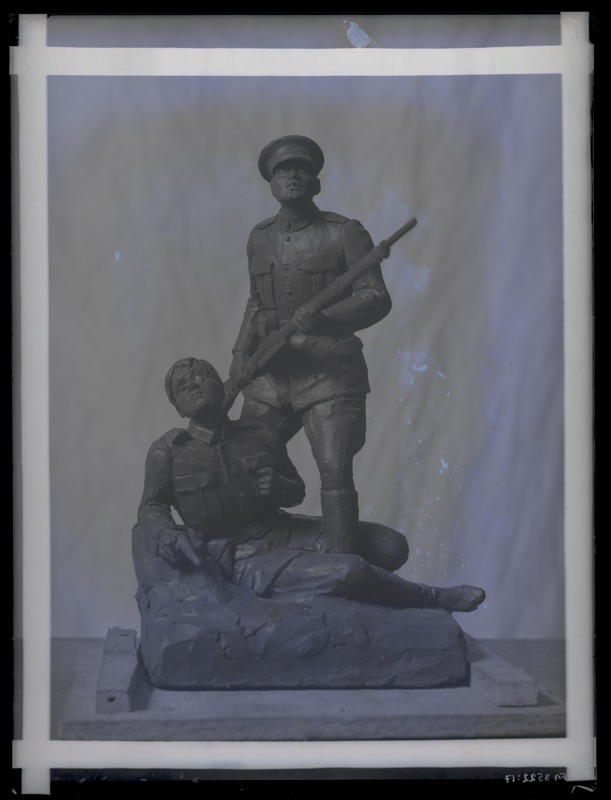A. Adamsoni kavand Pärnu Vabadussõja monumendile, kahe sõduri figuurid.