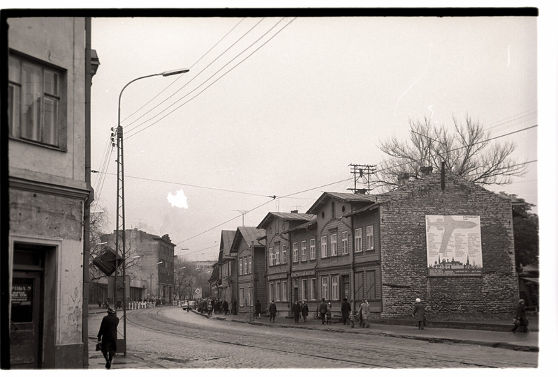 Tallinn. Vaade Kreutzwaldi t nurgalt Tartu mnt