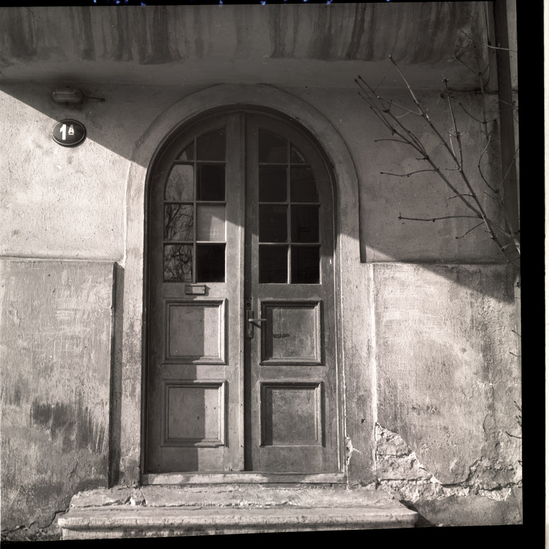 Köie t. 1 a maja välisuks