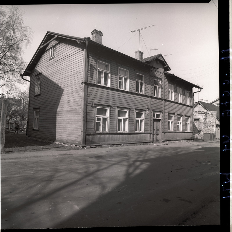 Köie t. 3 kahekordne puumaja