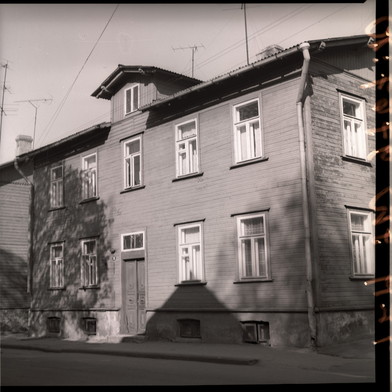 Salme t. 36 kahekordne puumaja