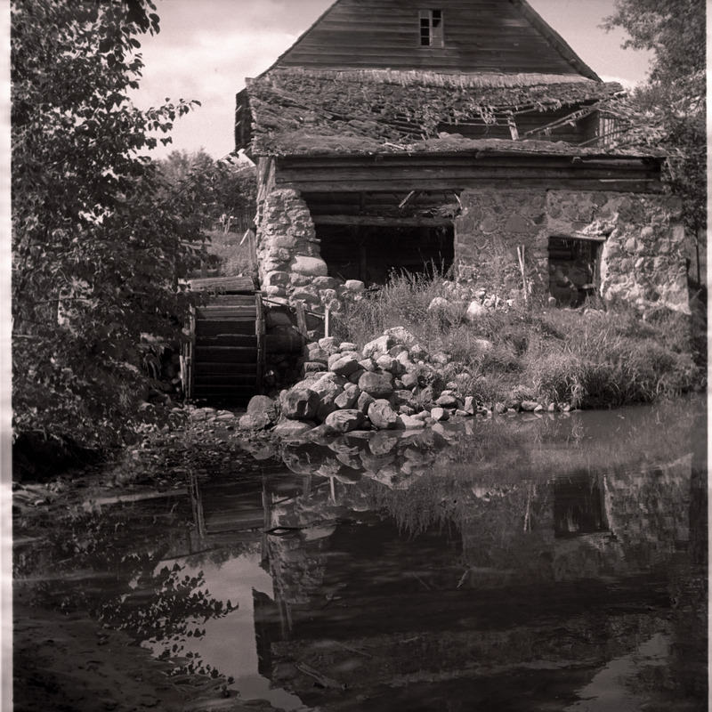 Petseri, vanad vene palkmajad linna ümbruses.