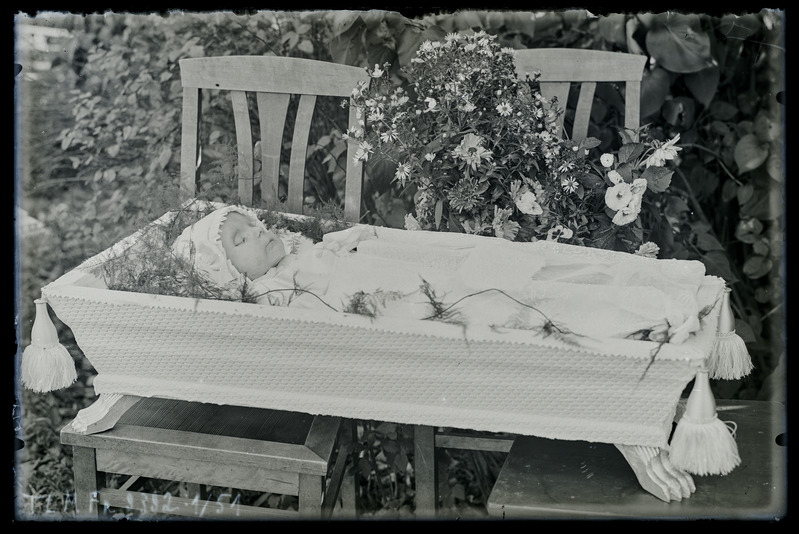 Juhan Aava poja matused