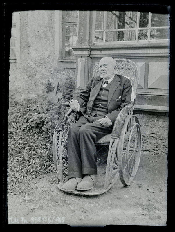 Portree: Kose kiriku endine õpetaja (1887-1905) Christfried Otto Hörschelmann (1858-1939) ratastoolis.