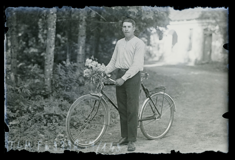 Portree: tundmatu mees jalgrattaga