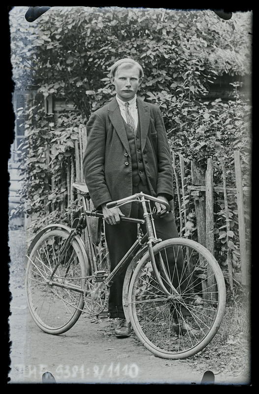 Portree: tundmatu mees jalgrattaga