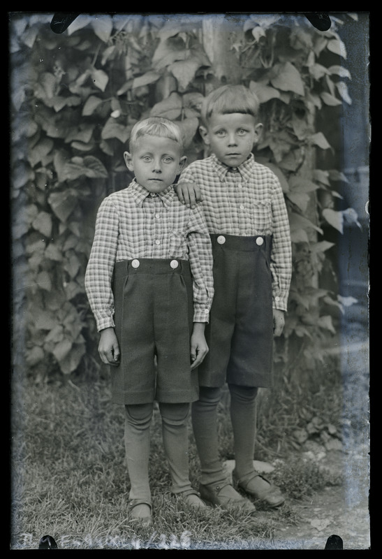 Kaksikportree: kaks poissi - Raivo Seppik ja Ants Kull