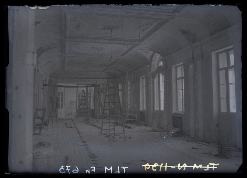 Tallinn, Kadrioru loss, saal remondi ajal.