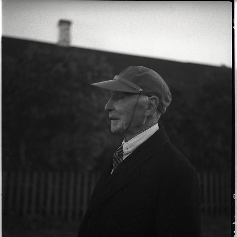 Portree: A. Mor...fieldt (profiilis)