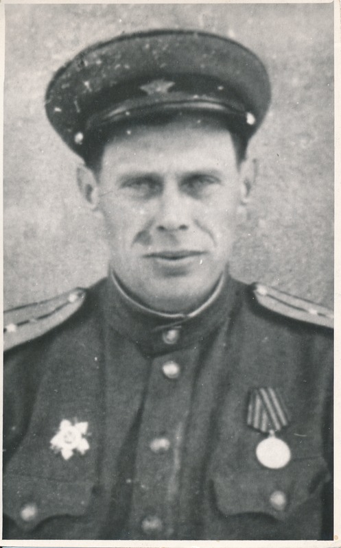 86. laskurdiviisi 330. laskurpolgu keemilise teenistuse ülem, kapten Fjodor Davõdovitš Grigorjev. 1941-1945?