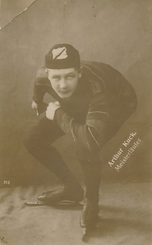 Kiiruisutaja Artur Kukk stardipoosis. ca 1910-1916.