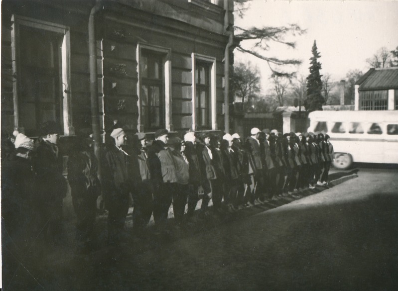 Matk "Isade jälgedes": osavõtjad asuvad teele. Tartu, 1967.