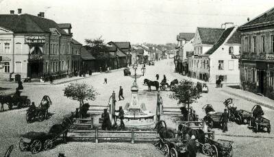 Henningi plats ja Peterburi t (nüüd Narva mnt). Tartu, ca 1890.