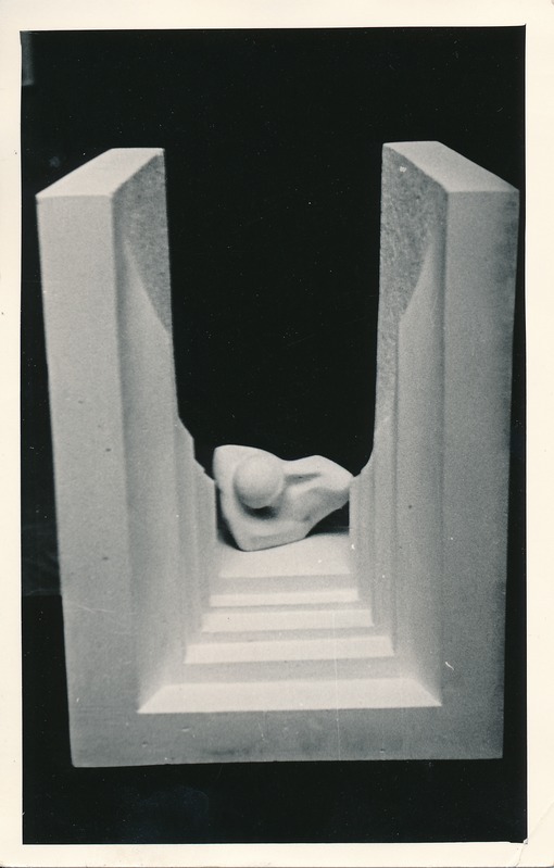 Raadi parki püstitatava memoriaalkompleksi võistlustöö kavand "Opaal" (arh. R. Luup, skulp. A. Mölder). Tartu, 1973.