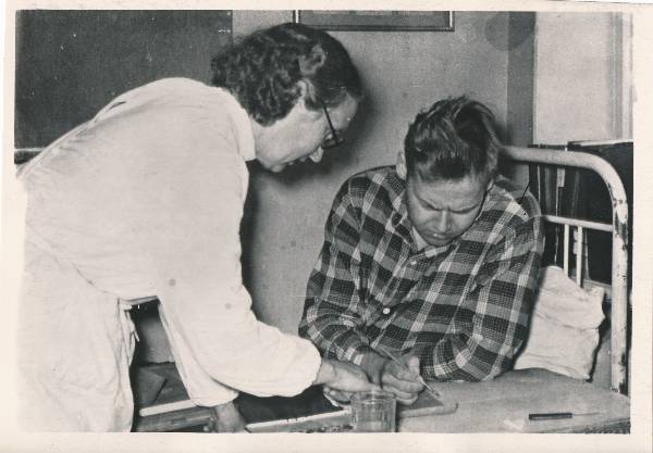Tartu linna laste luu-liigesetuberkuloosi sanatoorium. (Kalevi 13), nahkehistöö tund 11. klassis. 1960