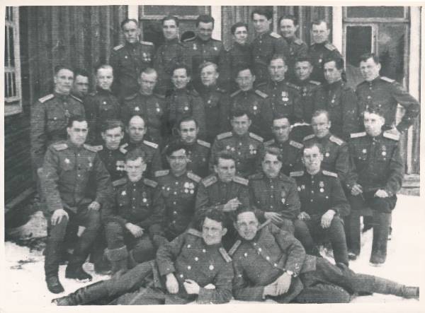 Grupifoto. Ohvitserid, Tartu vallutamislahingutes (1944) osalenud.