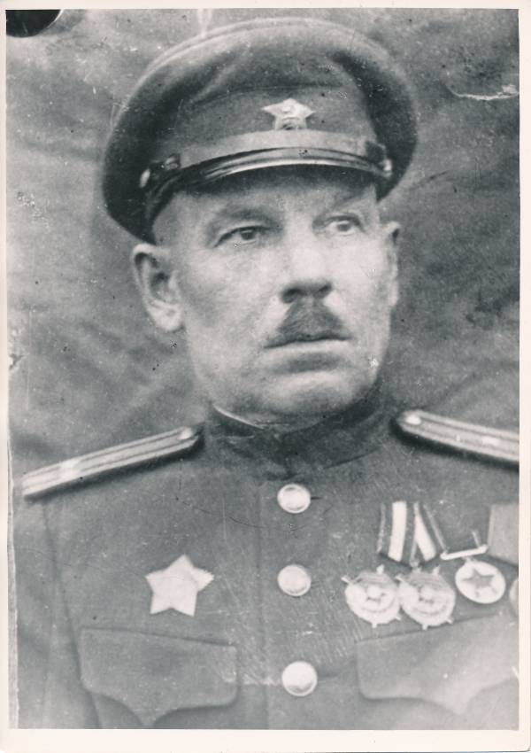 Portree.  A. Kuznetsov - 98. laskurdiviisi 4. laskurpolgu komandör,  Tartu vallutamislahingutes (1944) osalenu.