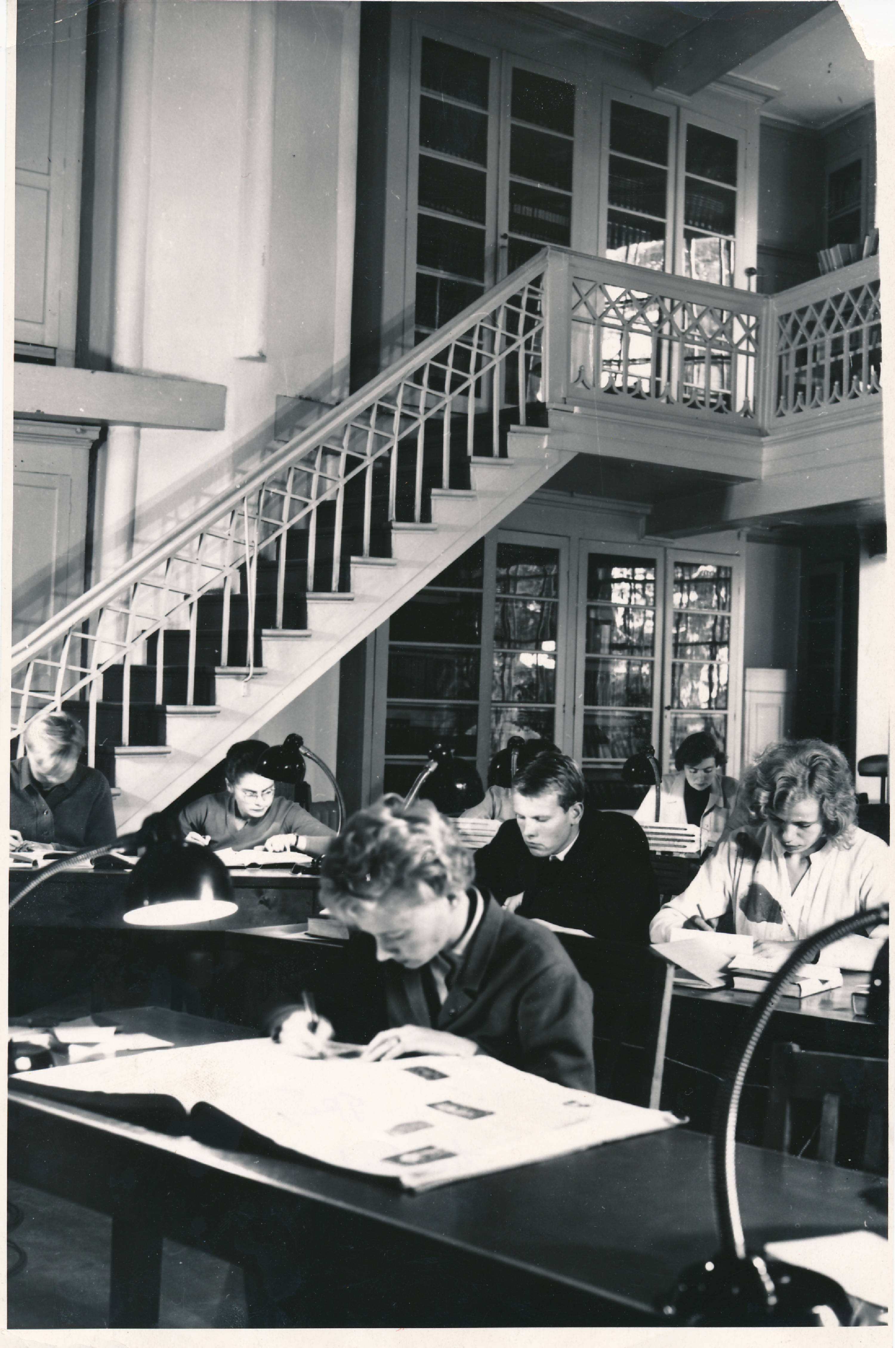 Tartu Ülikool. TRÜ Teadusliku Raamatukogu lugemissaal. 1960ndatel.