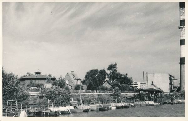 Paadisadam Emajõe kaldal Turu t ääres. Tartu, 1970.