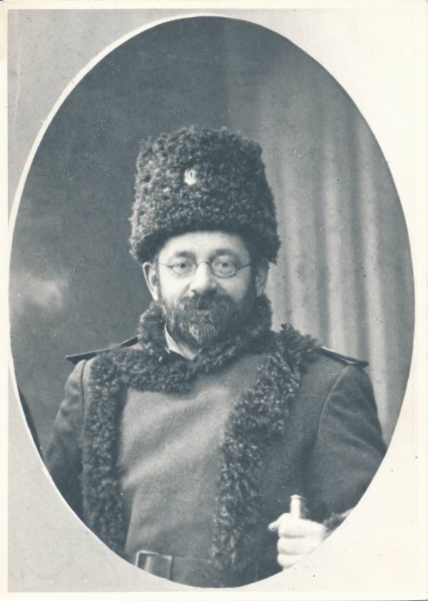 Portreefoto. Professor Mihhail Rostovtsev sõjaväe arstina. 20. sajandi algus.