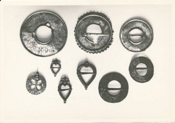 Arheoloogialeid. Ehted leitud Jaani kiriku arheoloogilistel kaevamistel 1969.a.