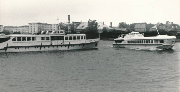 Laevad Emajõel. Tartu, 1971.