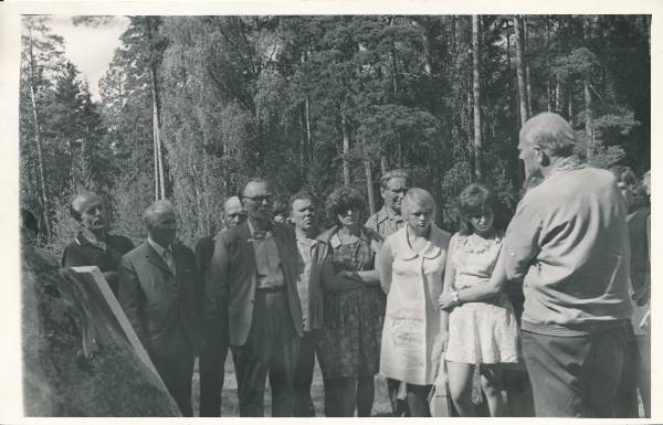 Grupifoto. Tartu Komsomoli Linnakomitee matkagrupp Katjuša. 1970ndatel.